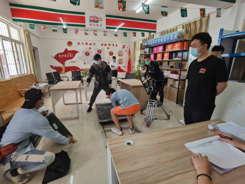 追星女孩心理学分析报告：南充广告片拍摄公司揭秘饭圈应援式传播逻辑